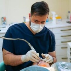 دکتر دانیال باقریان نژاد