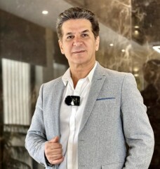 دکتر فرزاد احمدی