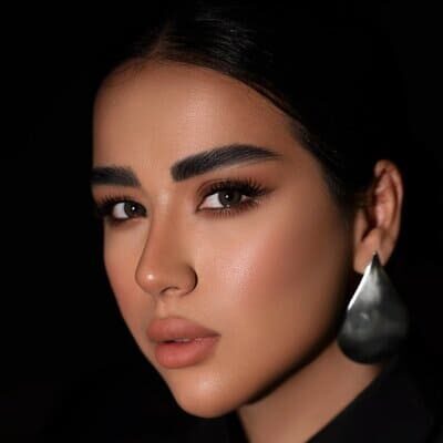 نیلوفر جلوان