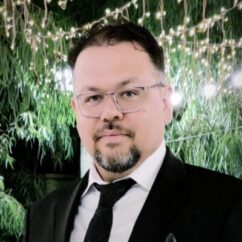 دکتر آرش آزادی